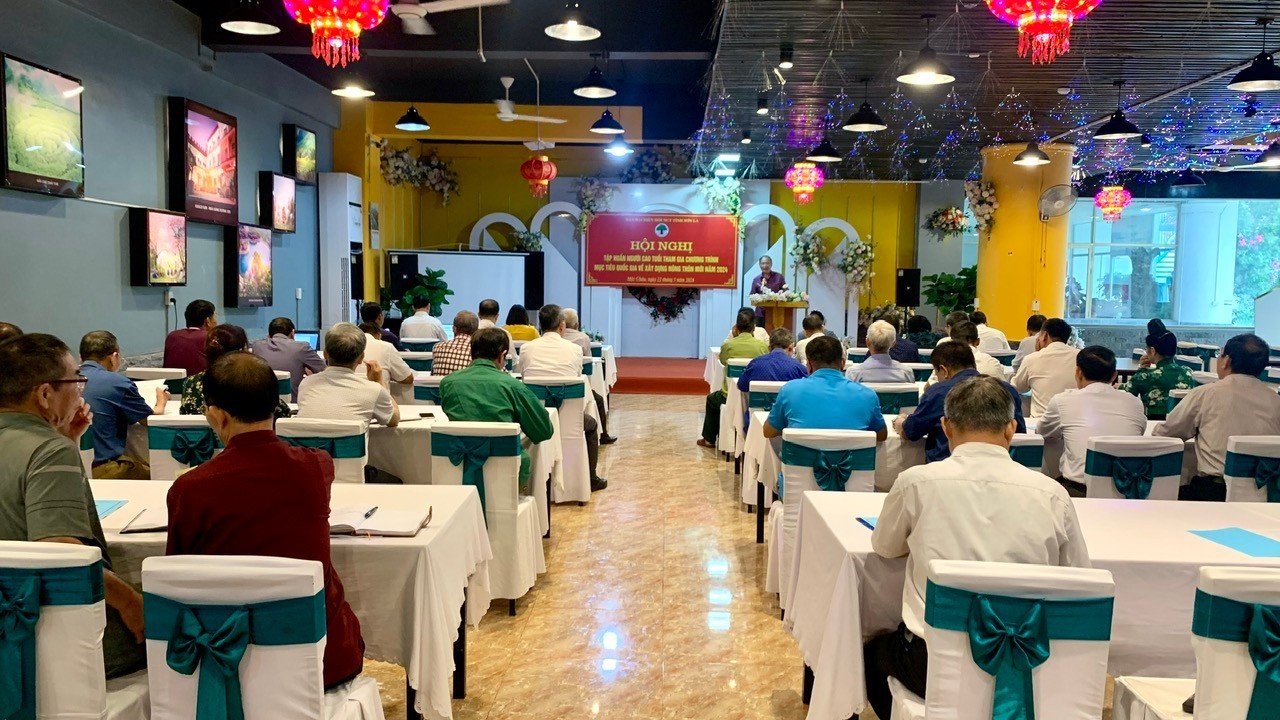 Hội nghị tập huấn người cao tuổi tham gia Chương trình Mục tiêu Quốc gia về xây dựng Nông thôn mới năm 2024 tại huyện Mộc Châu.