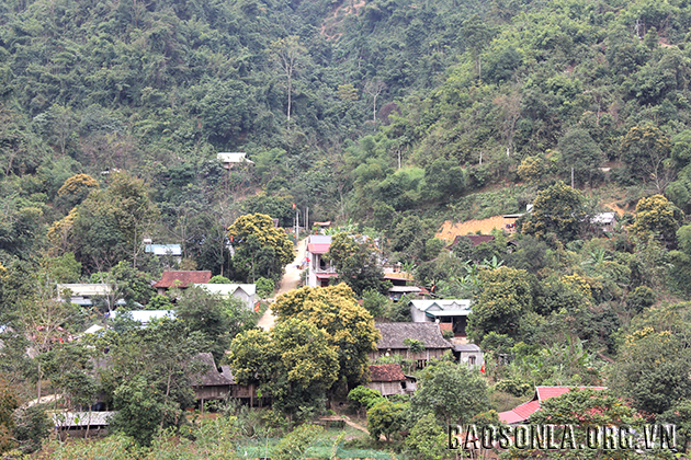 Về bản nông thôn mới Kè Tèo