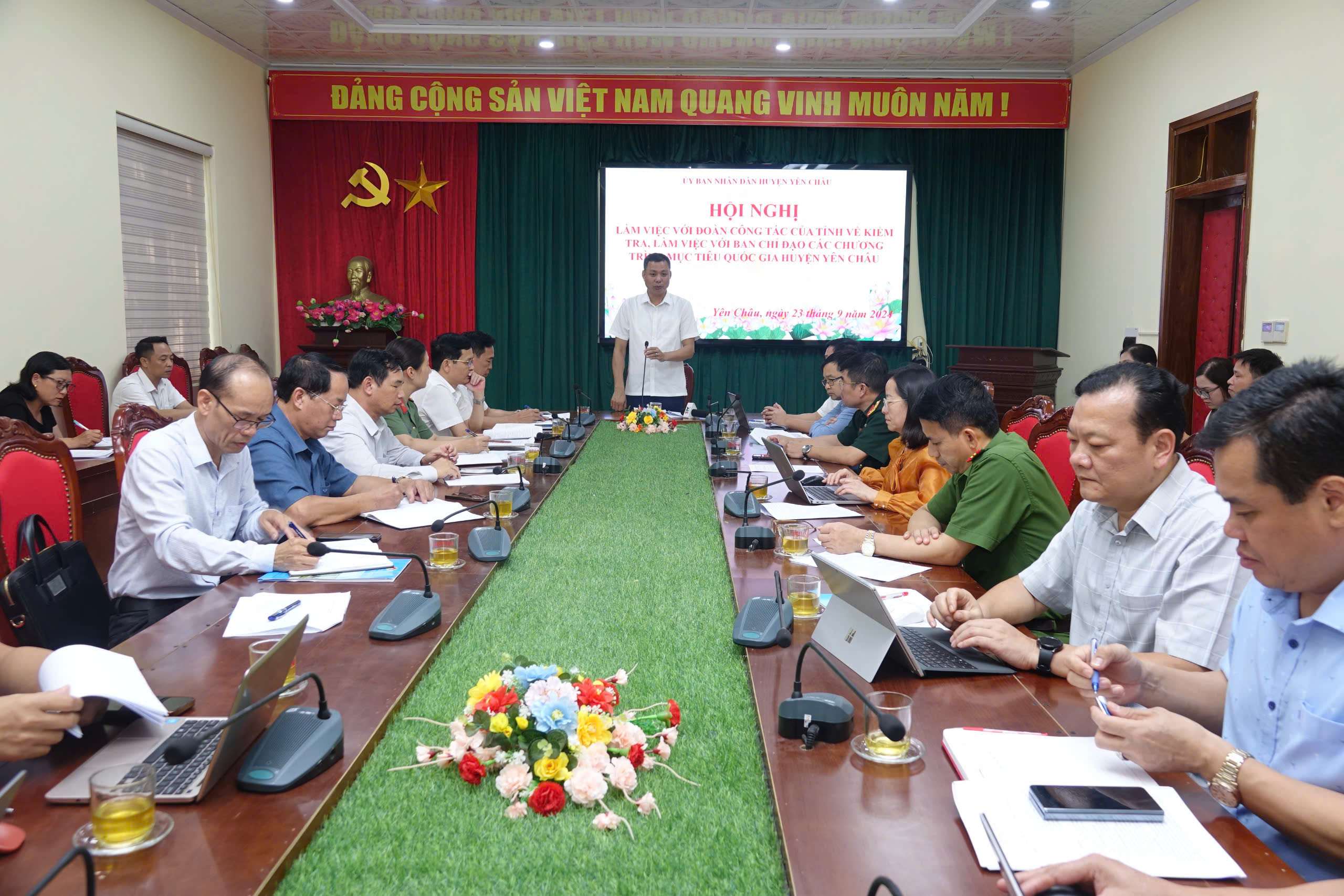 Kiểm tra tiến độ xây dựng nông thôn mới tại huyện Mai Sơn và huyện Yên Châu